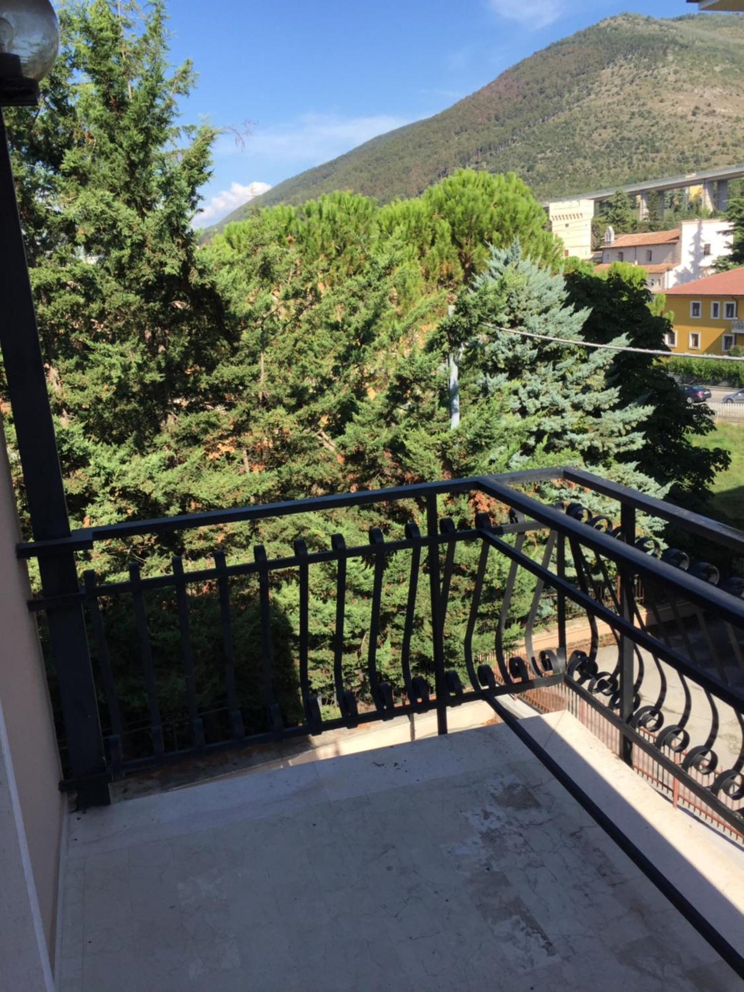 Monte Camicia - Cozy Home In City Center-Spacious-Free Parking LʼAquila Екстериор снимка